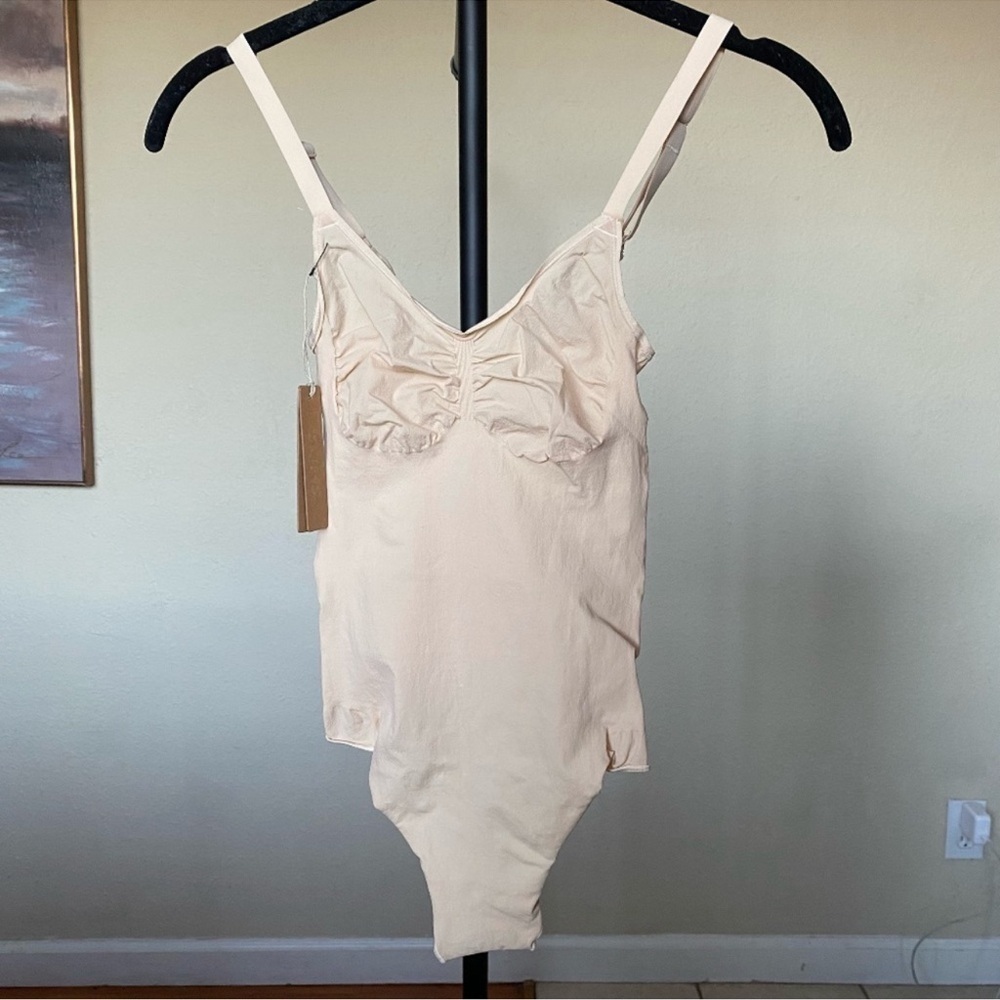 NWT Skims (G14) Everyday Sculpt Bodysuit mica  Size Large  (2153)